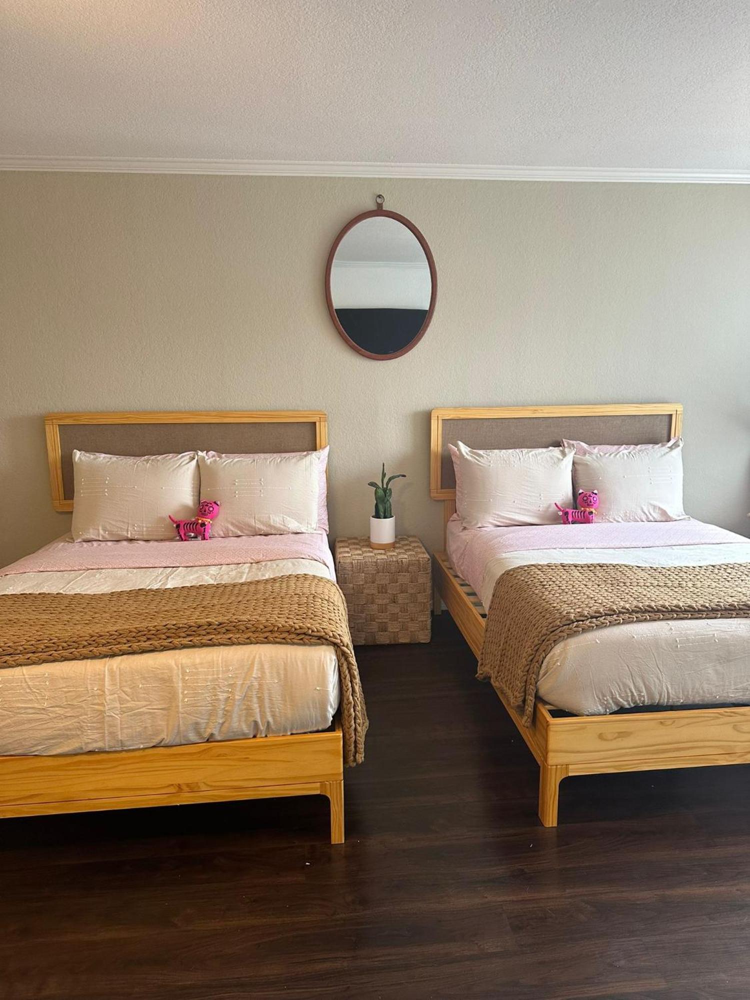 Loft Apartments At Hollywood Free Parking Close To Studios Universal Los Ángeles Exterior foto